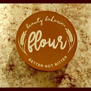 Beauty Bakerie Flour Setting Powder
